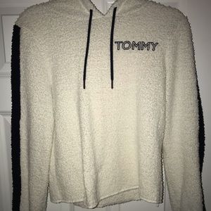 Tommy Cropped Sweater!